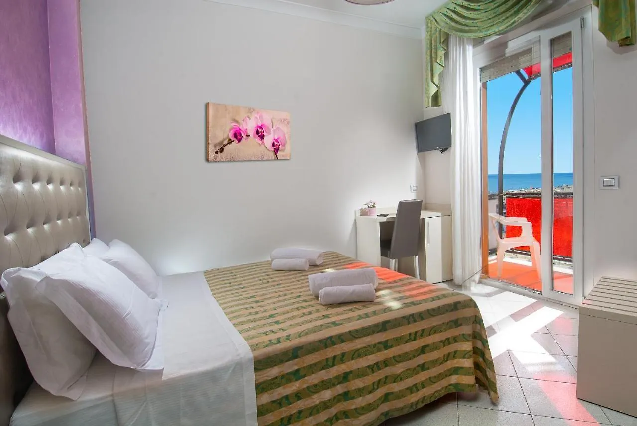 Hotel Ariane - Beachfront, Breakfast Xxl & Sea View Rimini