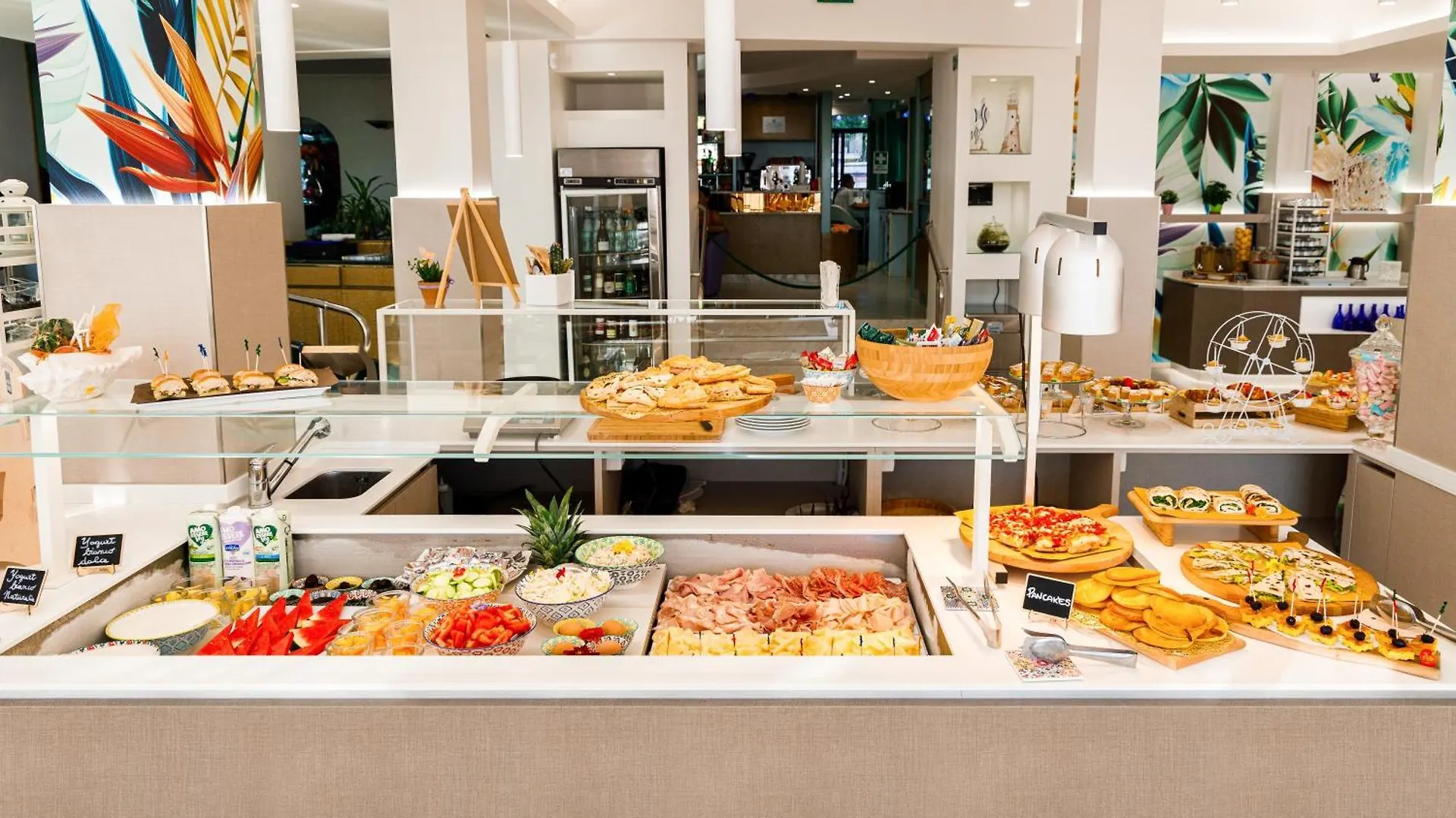 Hotel Ariane - Beachfront, Breakfast Xxl & Sea View Rimini