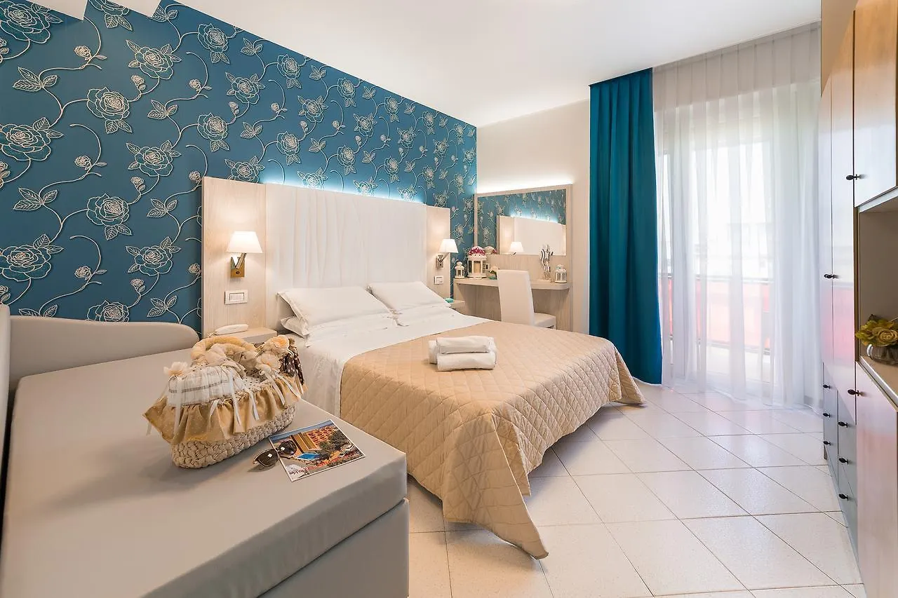 Hotel Ariane - Beachfront, Breakfast Xxl & Sea View Rimini